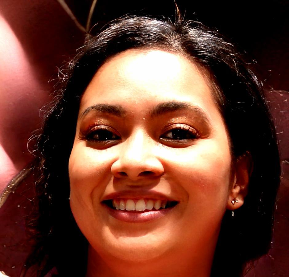 Foto profesional de Elena Vázquez, consultora en presupuestos digitales